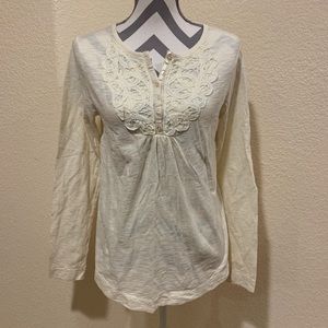 Off white long sleeve top quarter button up size medium Eddie Bauer